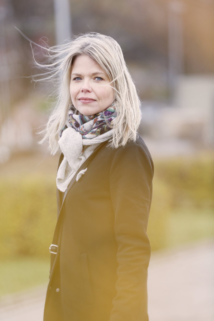 Miila Halonen kannustaa vanhempaa miettimään, miten nuori pärjää arjessaan.