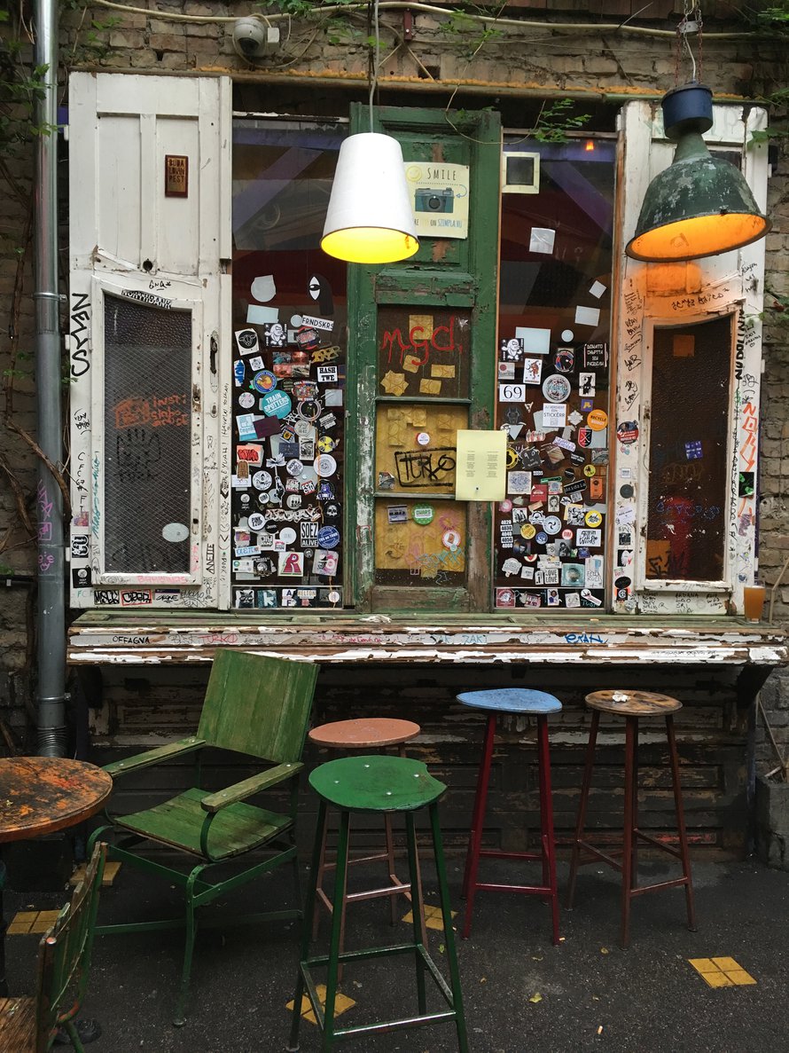 Szimpla Kert on Budapestin tunnetuin rauniobaari. KUVA: Emilia Kolari