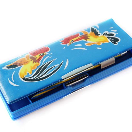 Magneetilla suljettava penaali oli niin hieno!