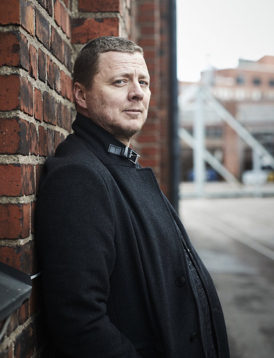 Jaakon Lavat auki -kiertue alkaa pian. ”Jännitän etukäteen, kunnes pääsen lavalle ja sanon hyvää iltaa. Sen jälkeen ilta on täynnä positiivista energiaa.”