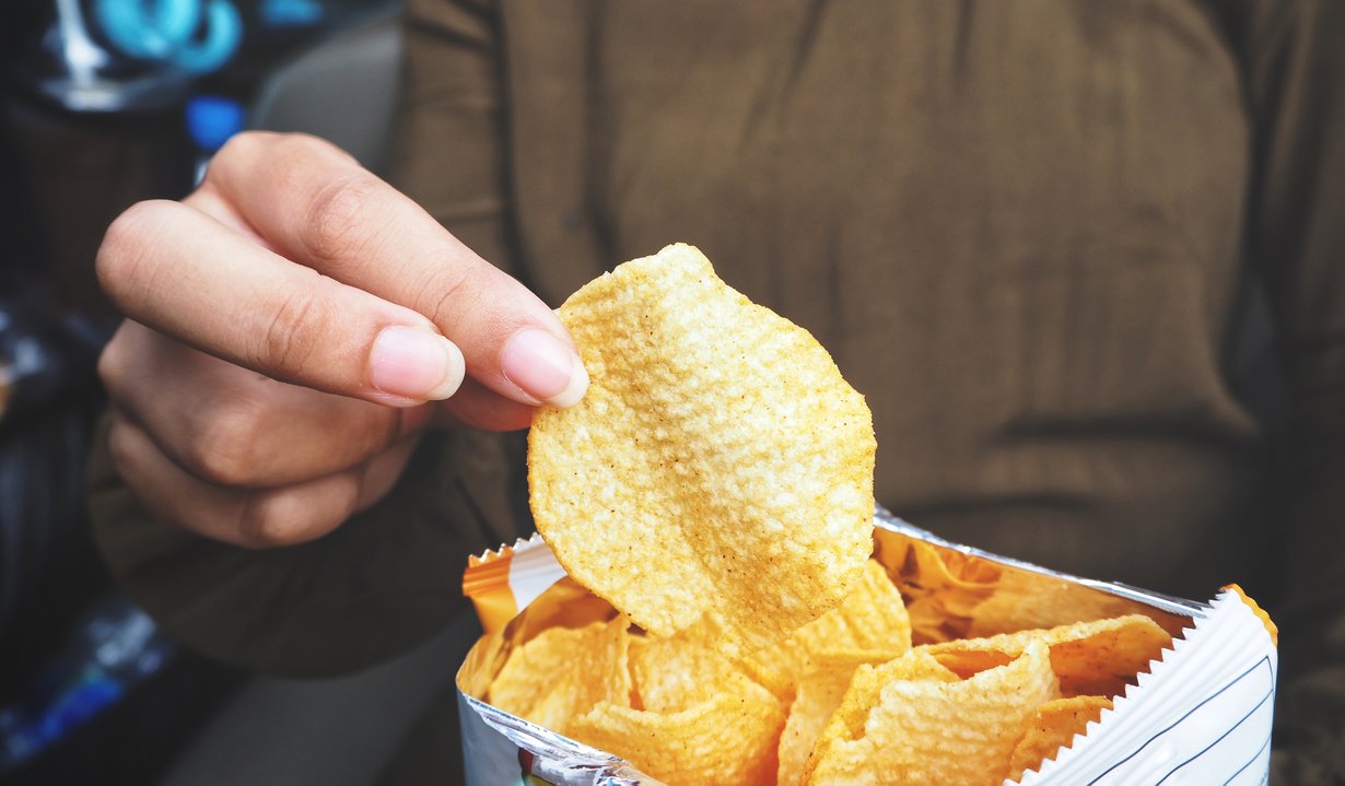 Pari sipsiä pahimpaan nälkään? Kuva: Shutterstock