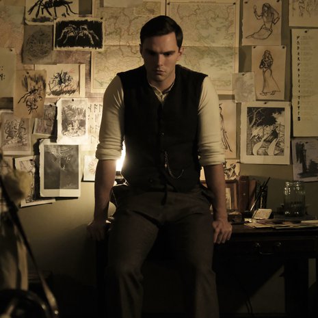Nuori J.R.R. Tolkien (Nicholas Hoult) puhuu elokuvassa suomea, mutta repliikki kuulostaa vain päissään olevan ihmisen mongerrukselta. Kuva: <span class="photographer">David Appleby </span>