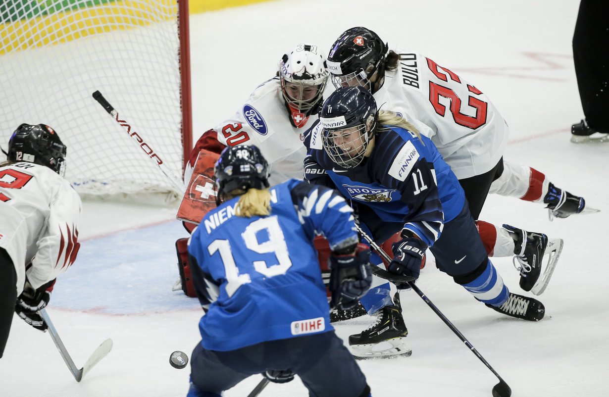 Lekotteluako? Kuvassa Suomen ja Sveitsin taistelu jääkiekon MM-kisoissa 2019.