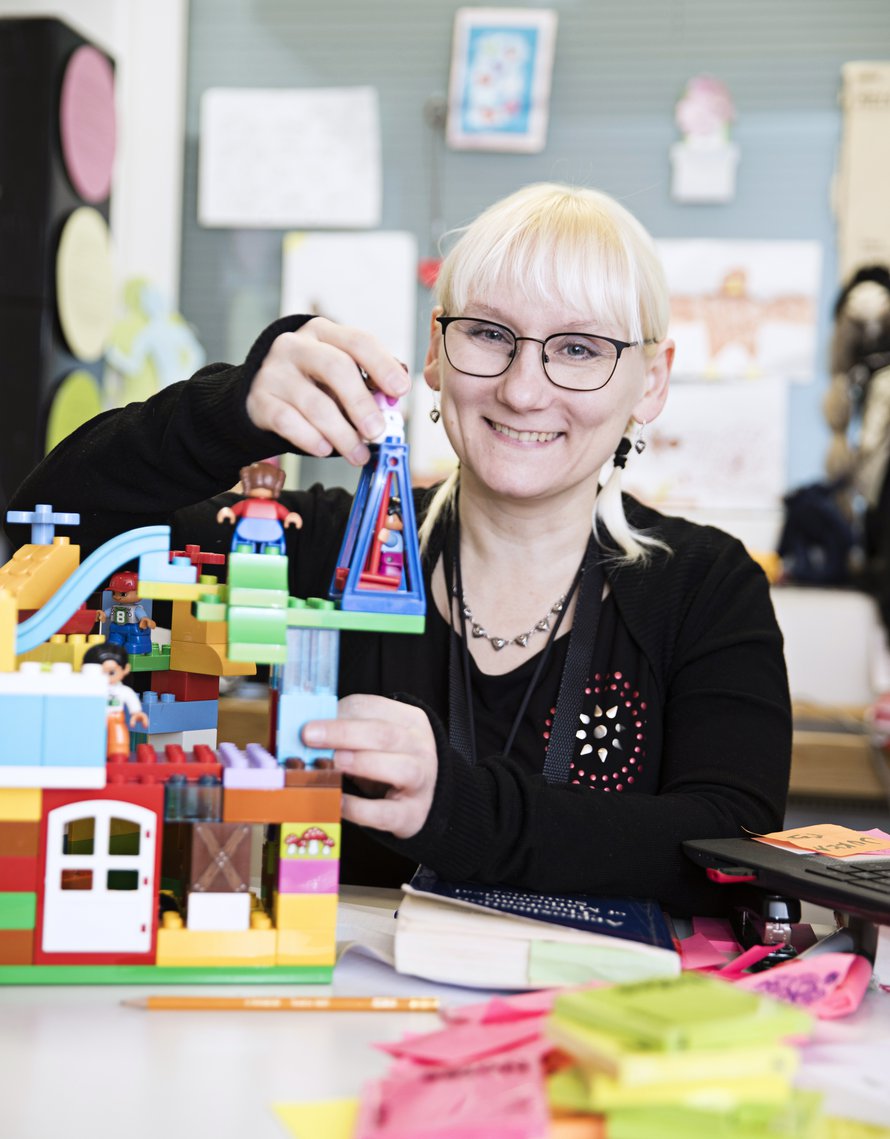 Pauliina Ilmonen toivoo joululahjaksi legoja.