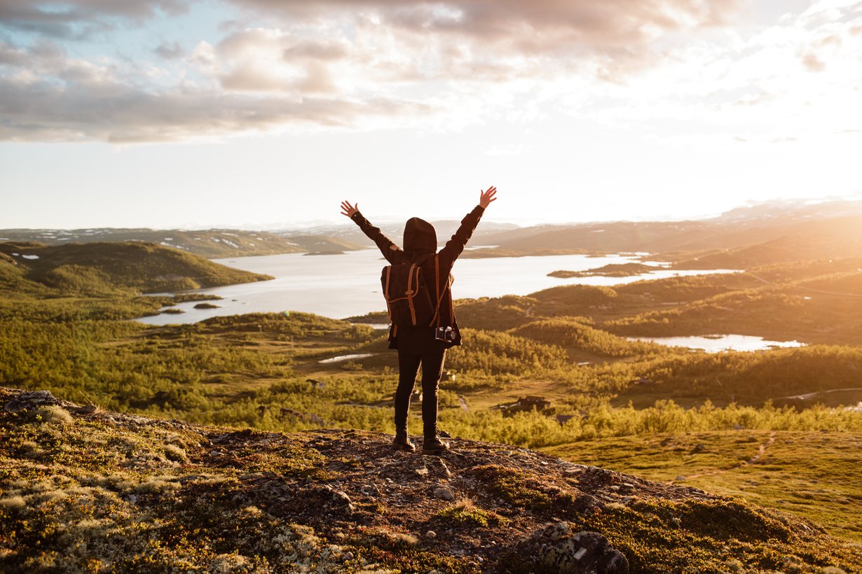 Kevyt fiilistelyliikunta, kuten luontoretkeily, palauttaa kehoa ja mieltä. Kuva: Shutterstock