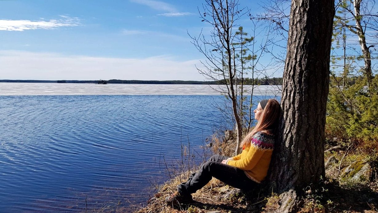 Katri Heikkilä-Mustonen kaipaa keväisin Etelä-Suomeen, mutta muuten hän elää tyytyväisenä Rovaniemellä.